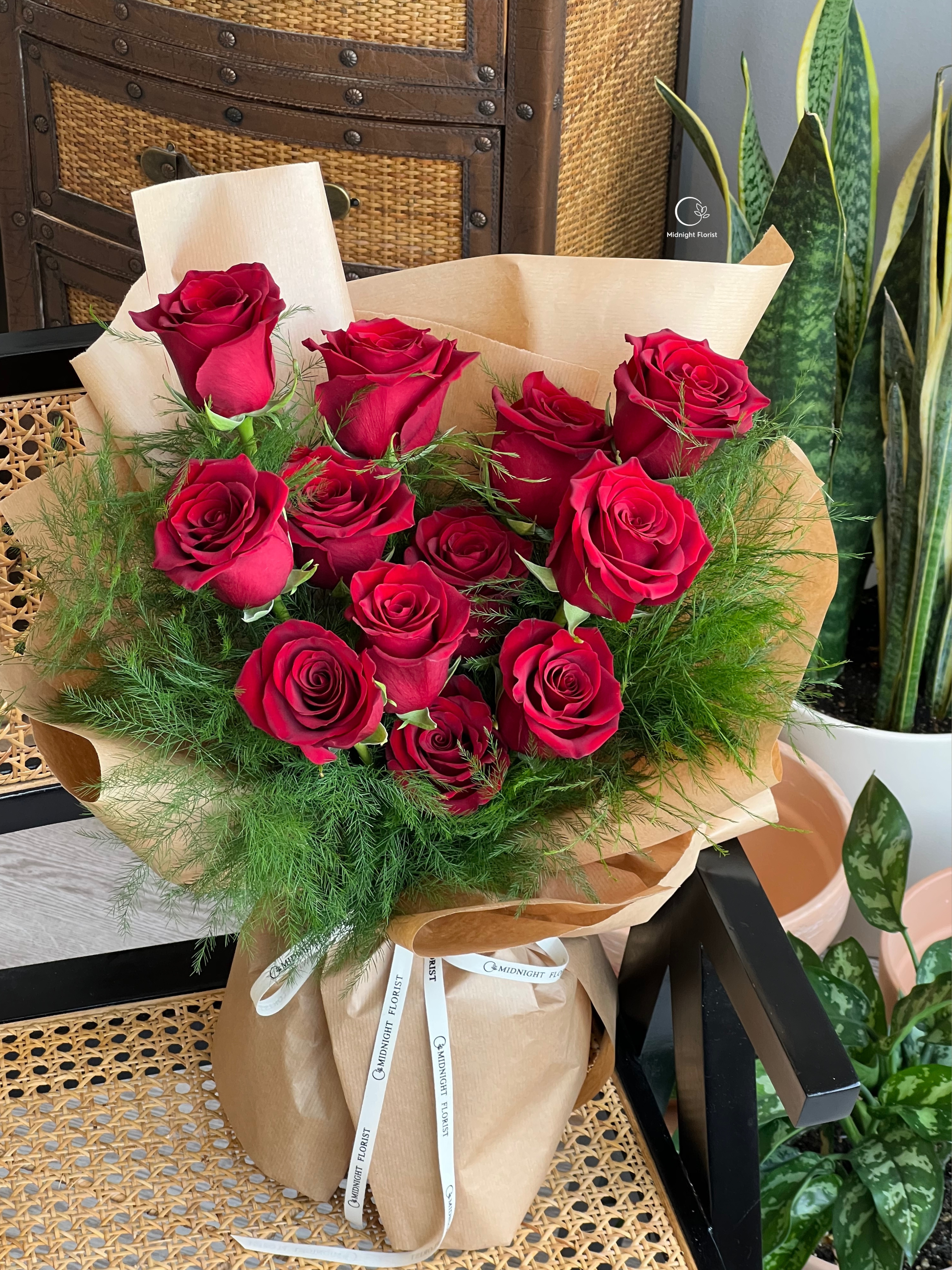 Scarlet Elegance - Effortless