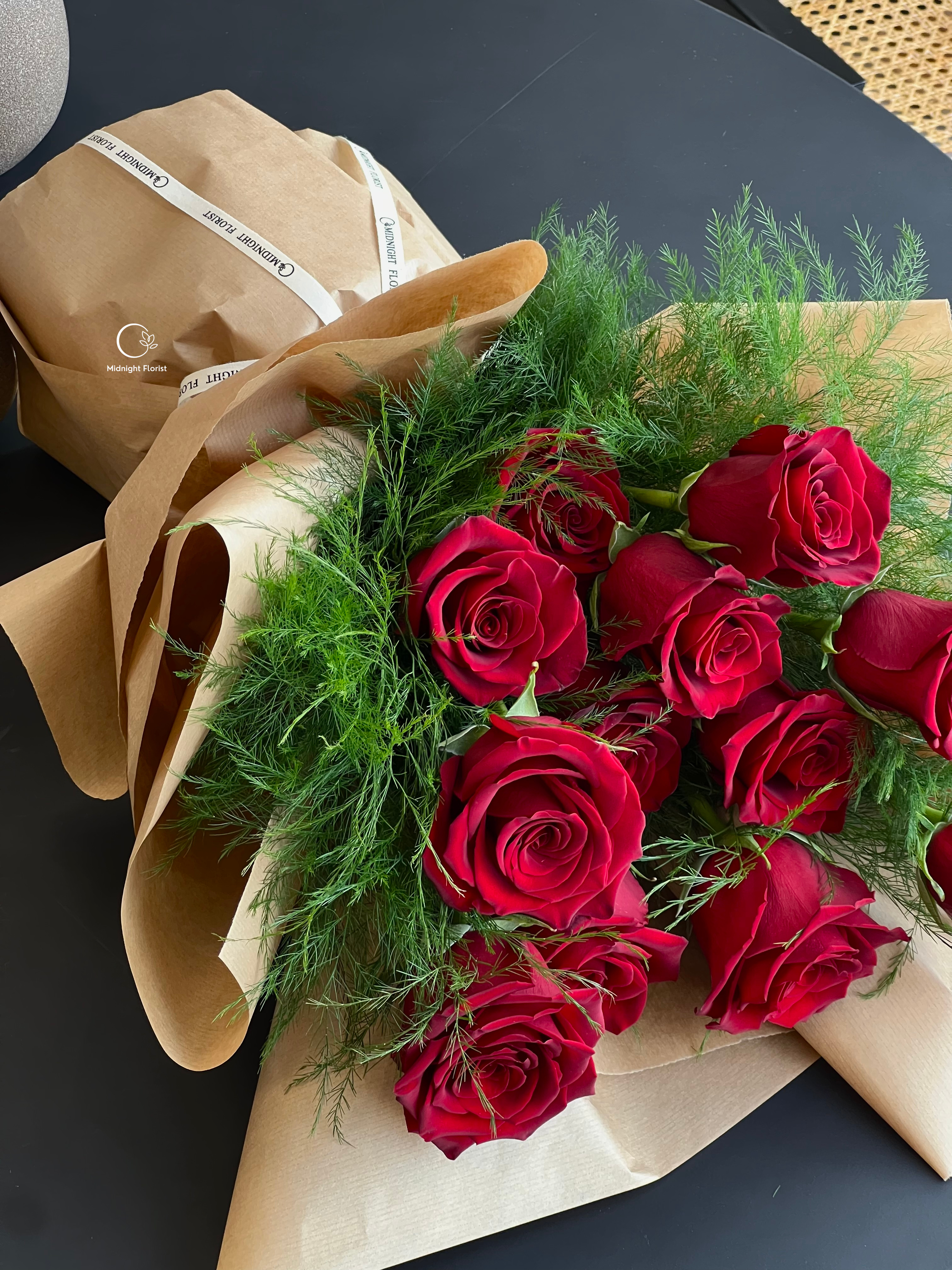 Scarlet Elegance - Effortless