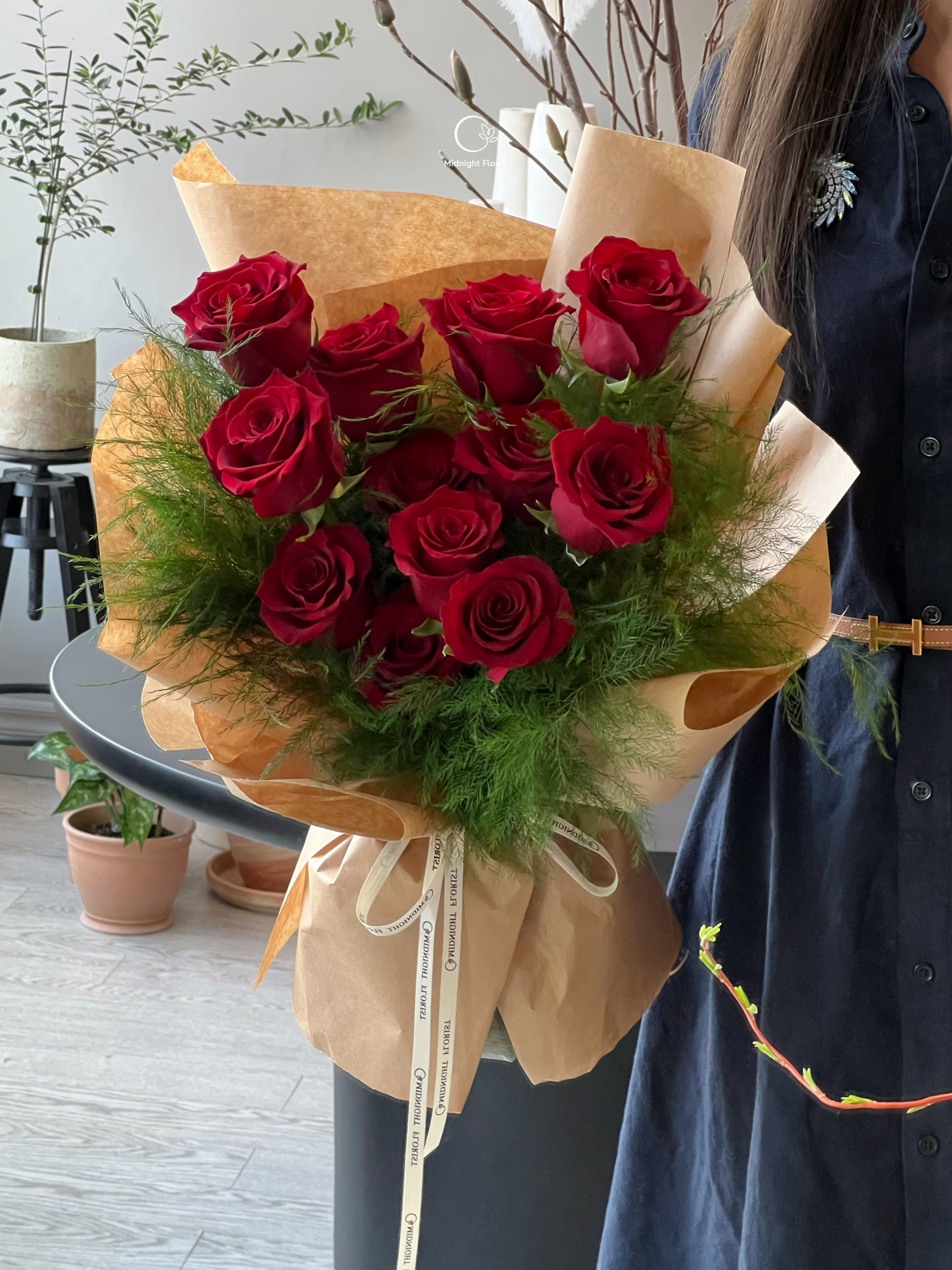 Scarlet Elegance - Effortless