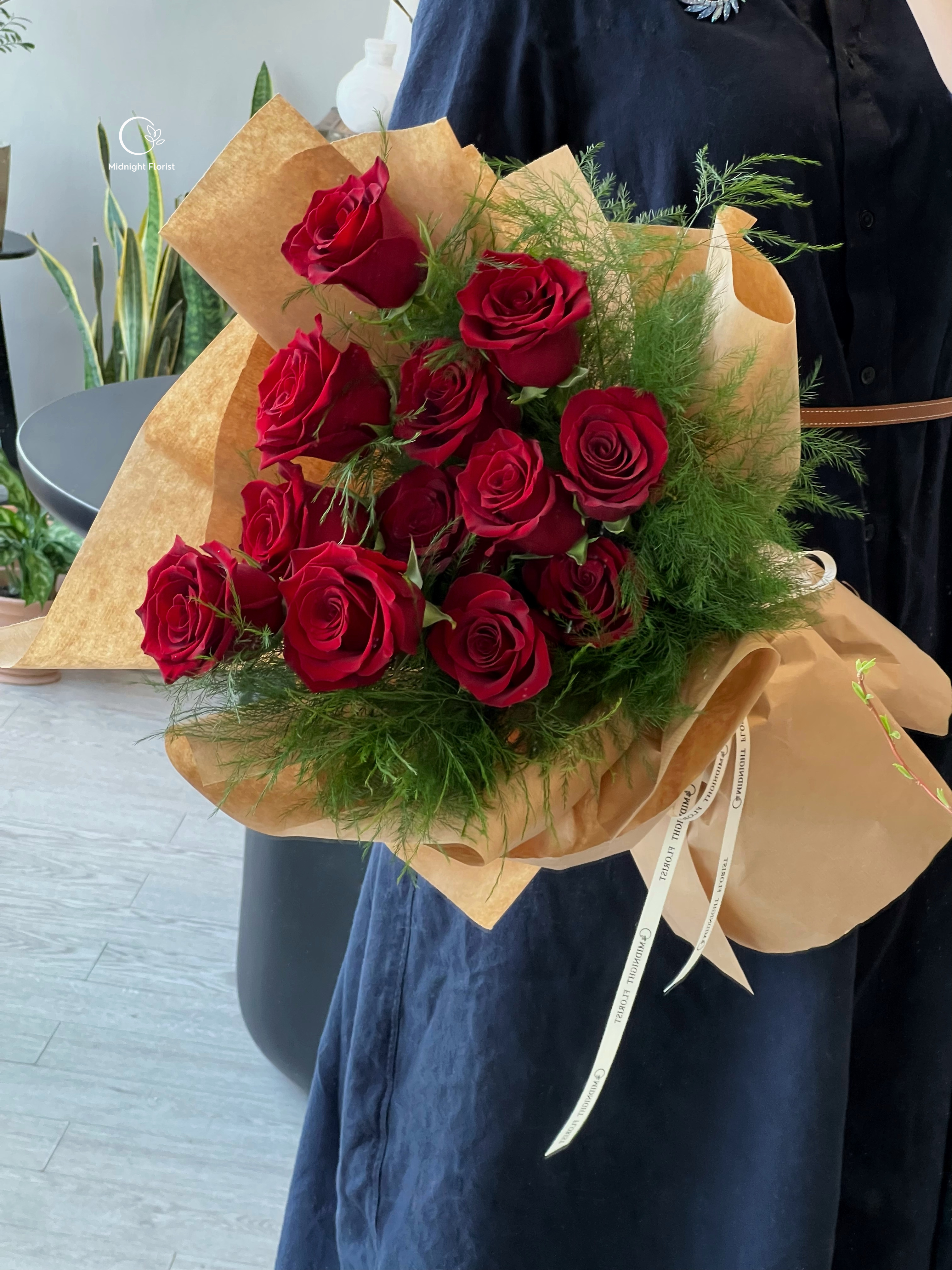 Scarlet Elegance - Effortless