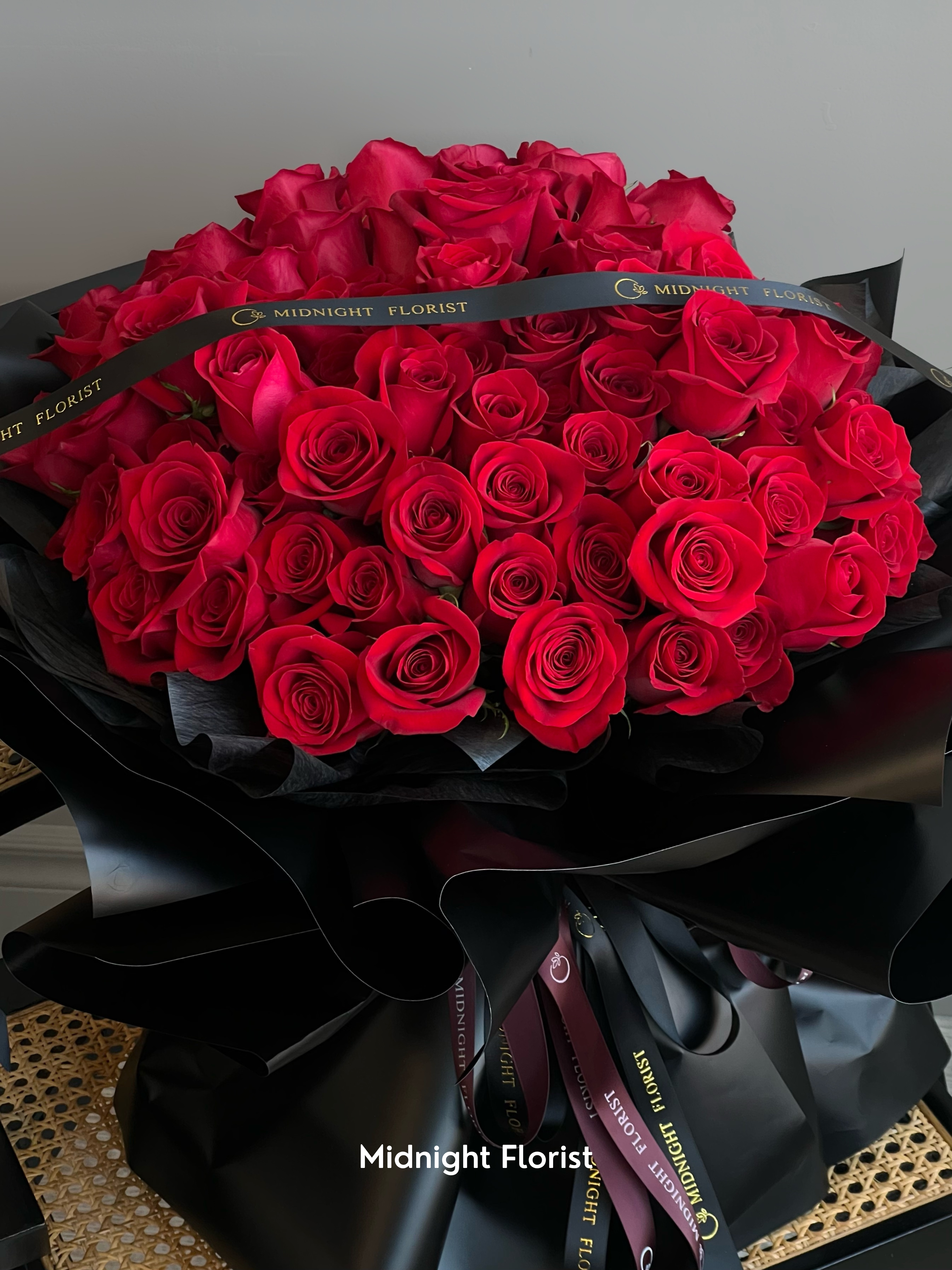 Charm (100 Roses)