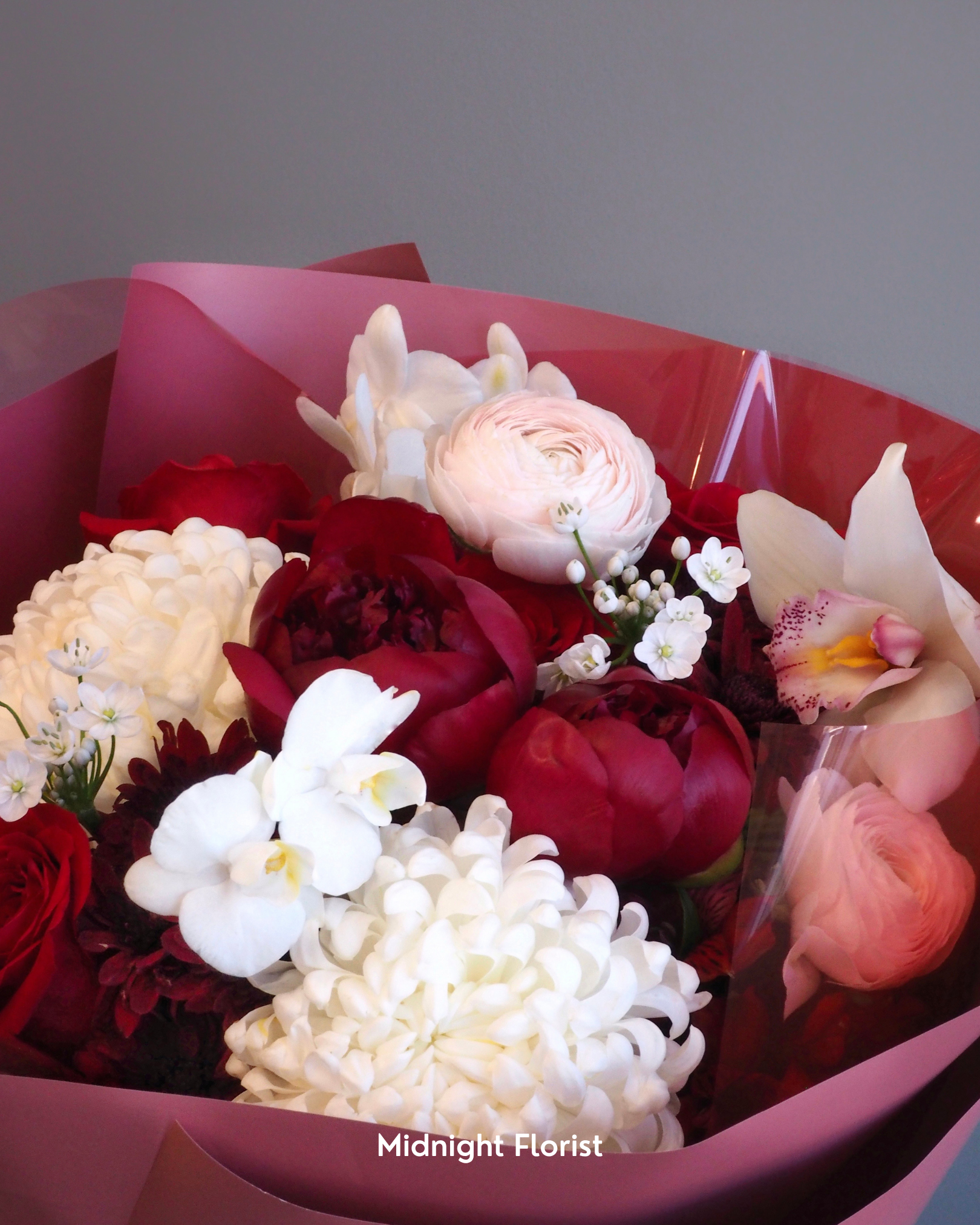 Blanc & Rouge - Round Bouquet