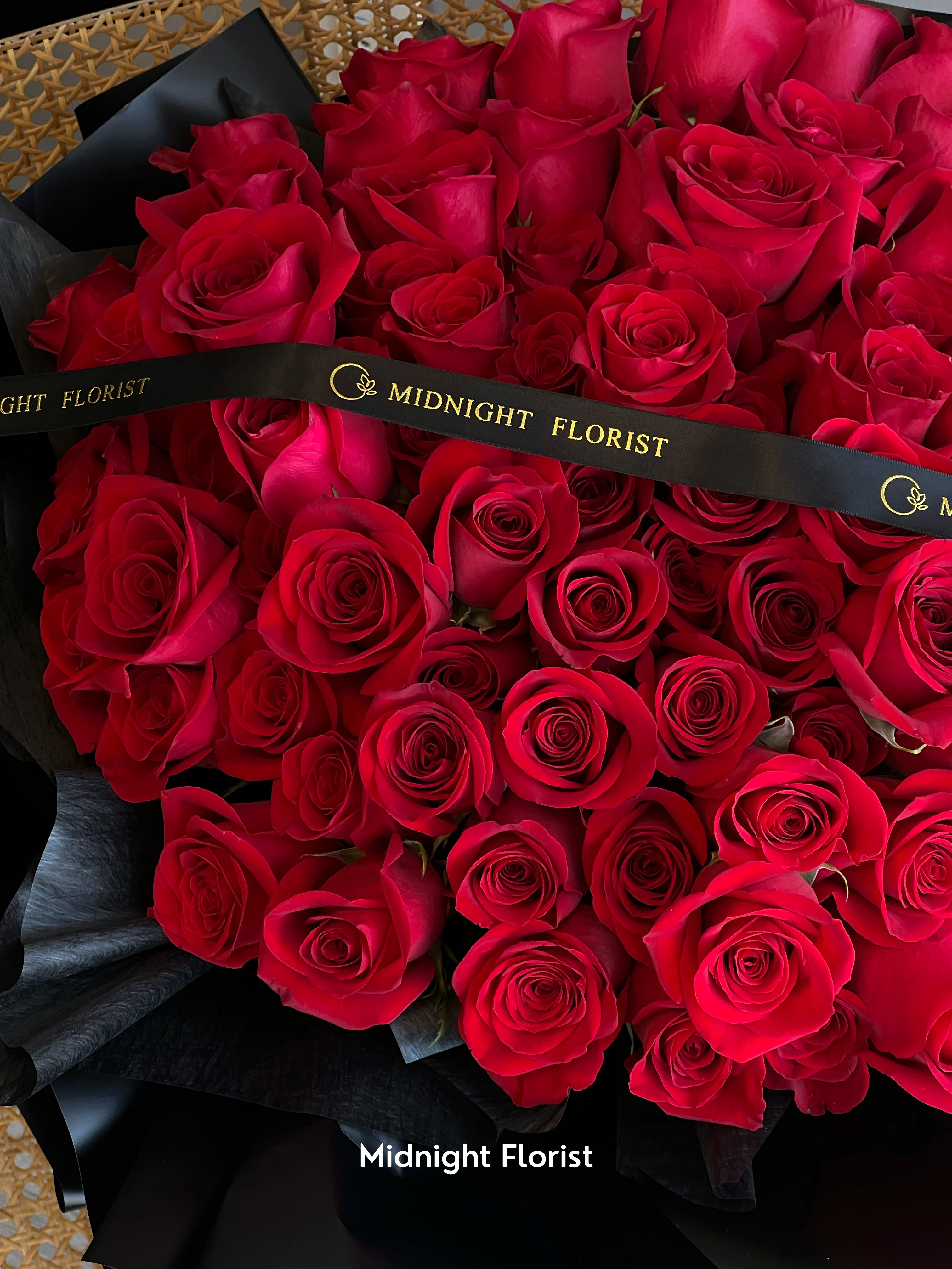 Charm (100 Roses)