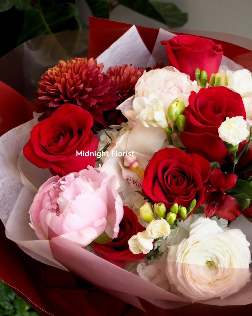 Blanc & Rouge - Round Bouquet