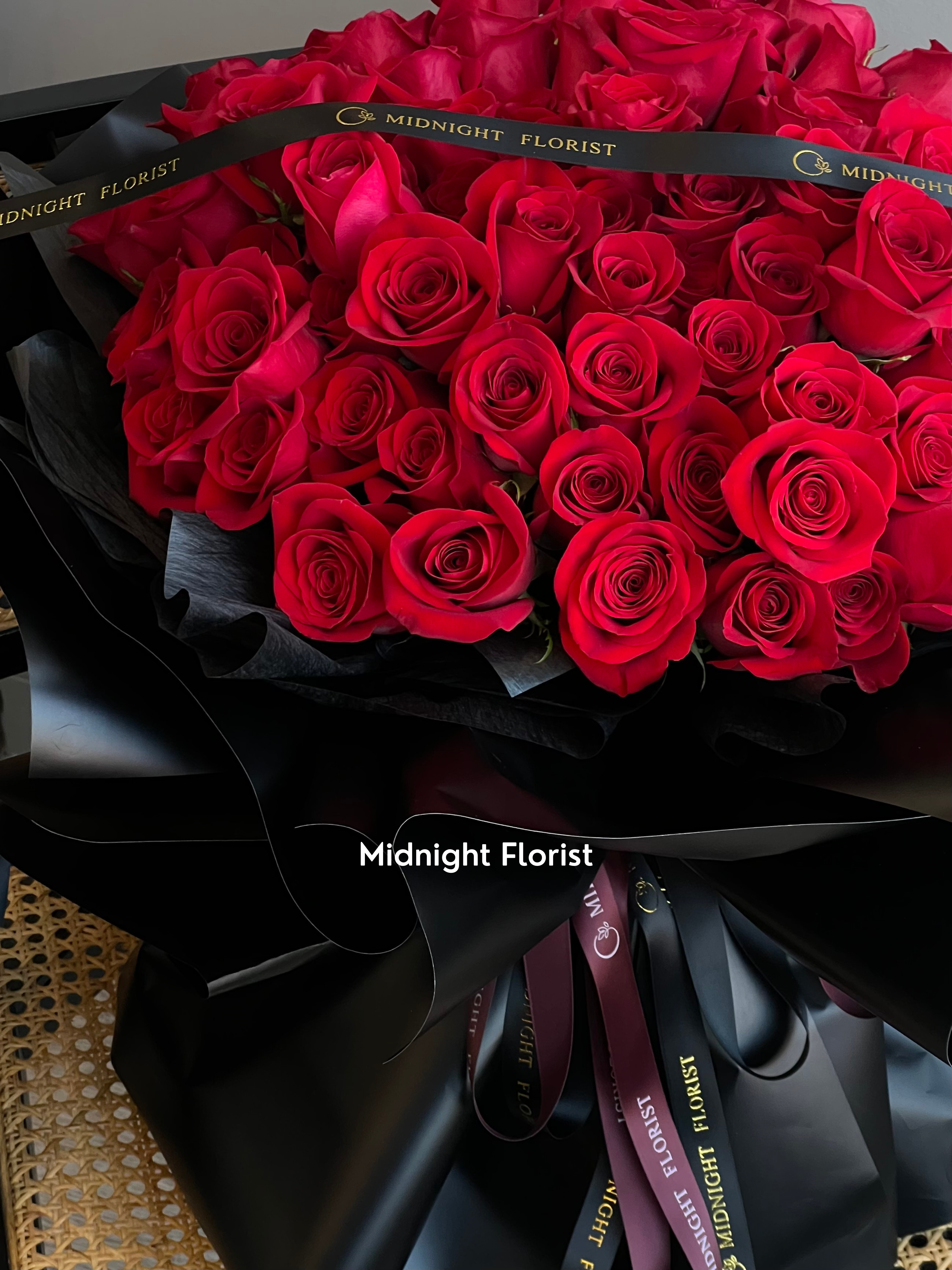Charm (100 Roses)