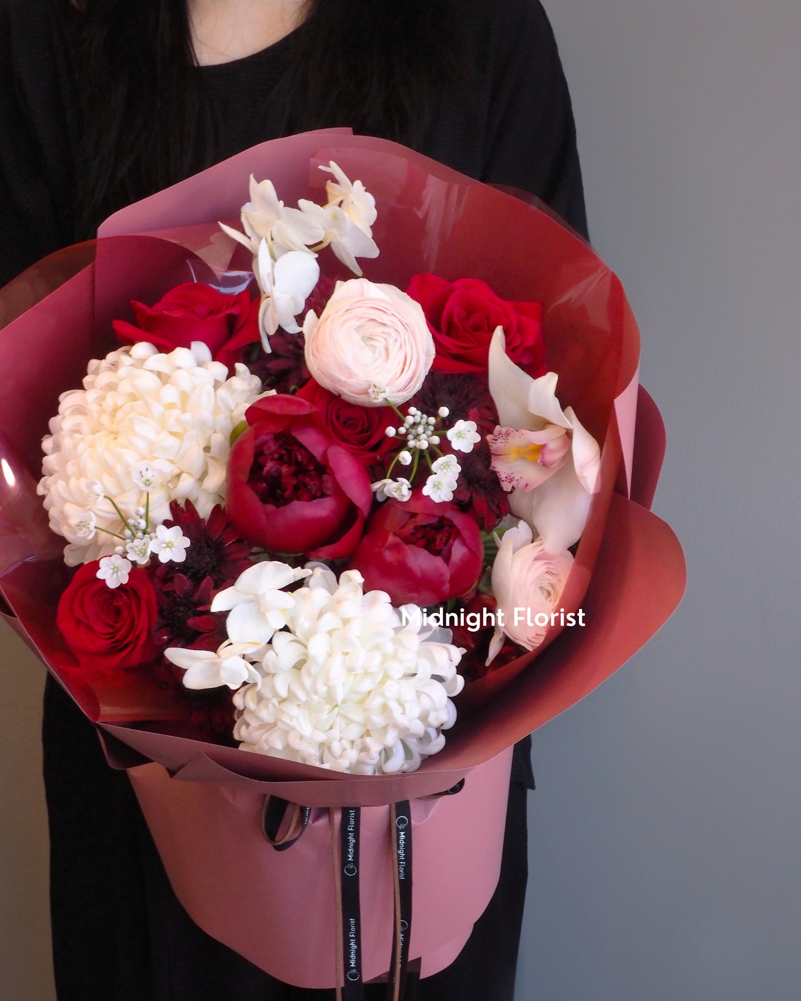 Blanc & Rouge - Round Bouquet
