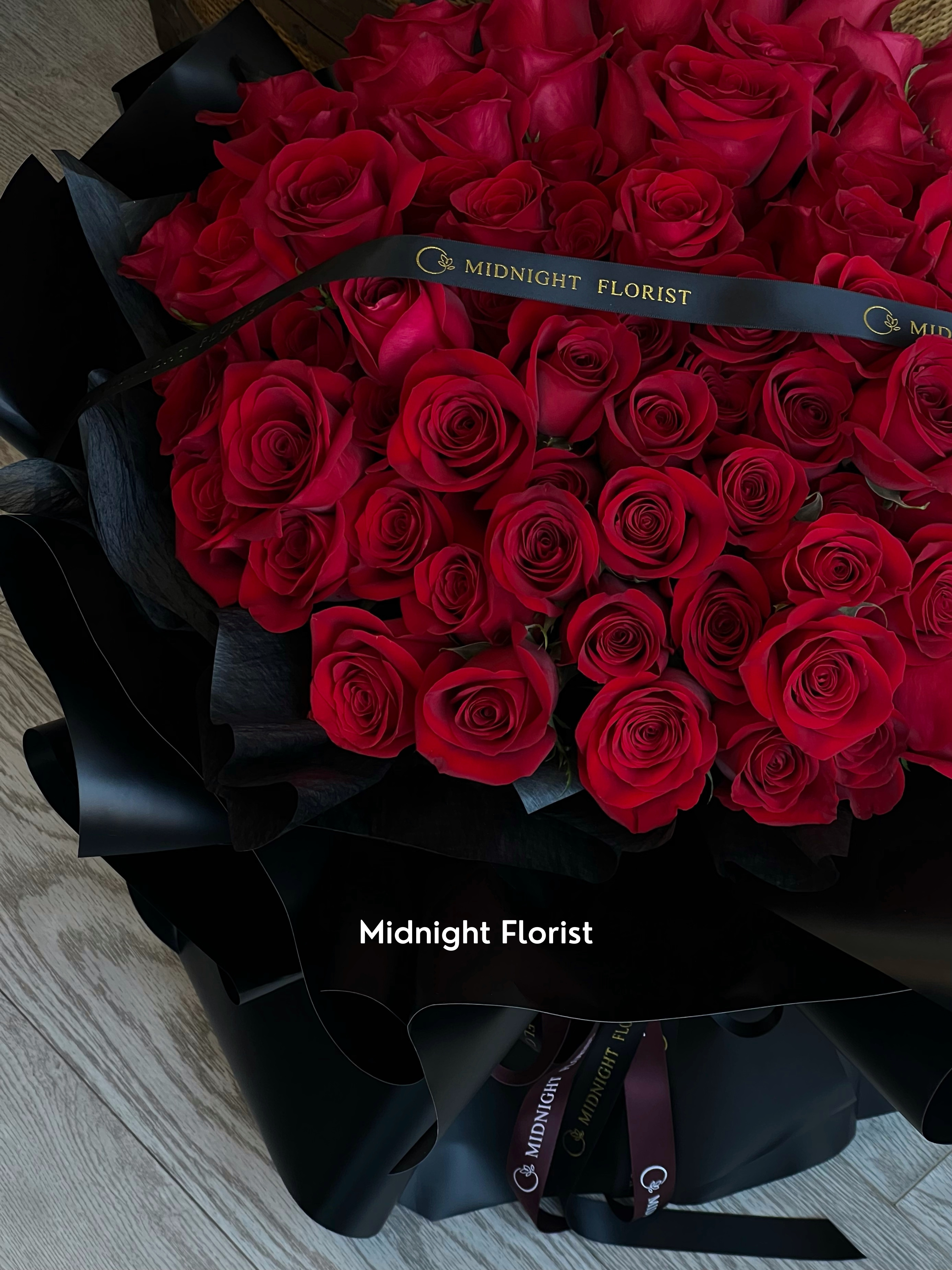 Charm (100 Roses)