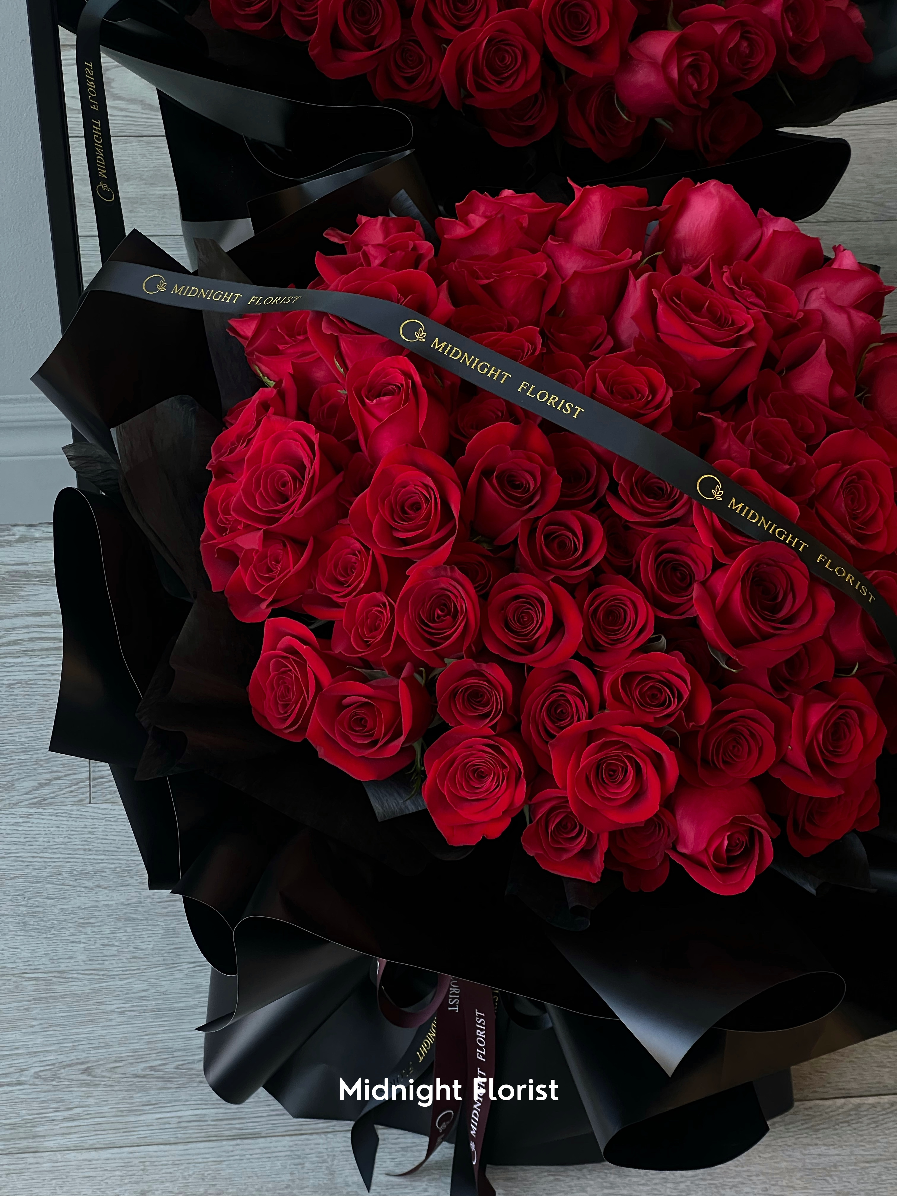 Charm (100 Roses)
