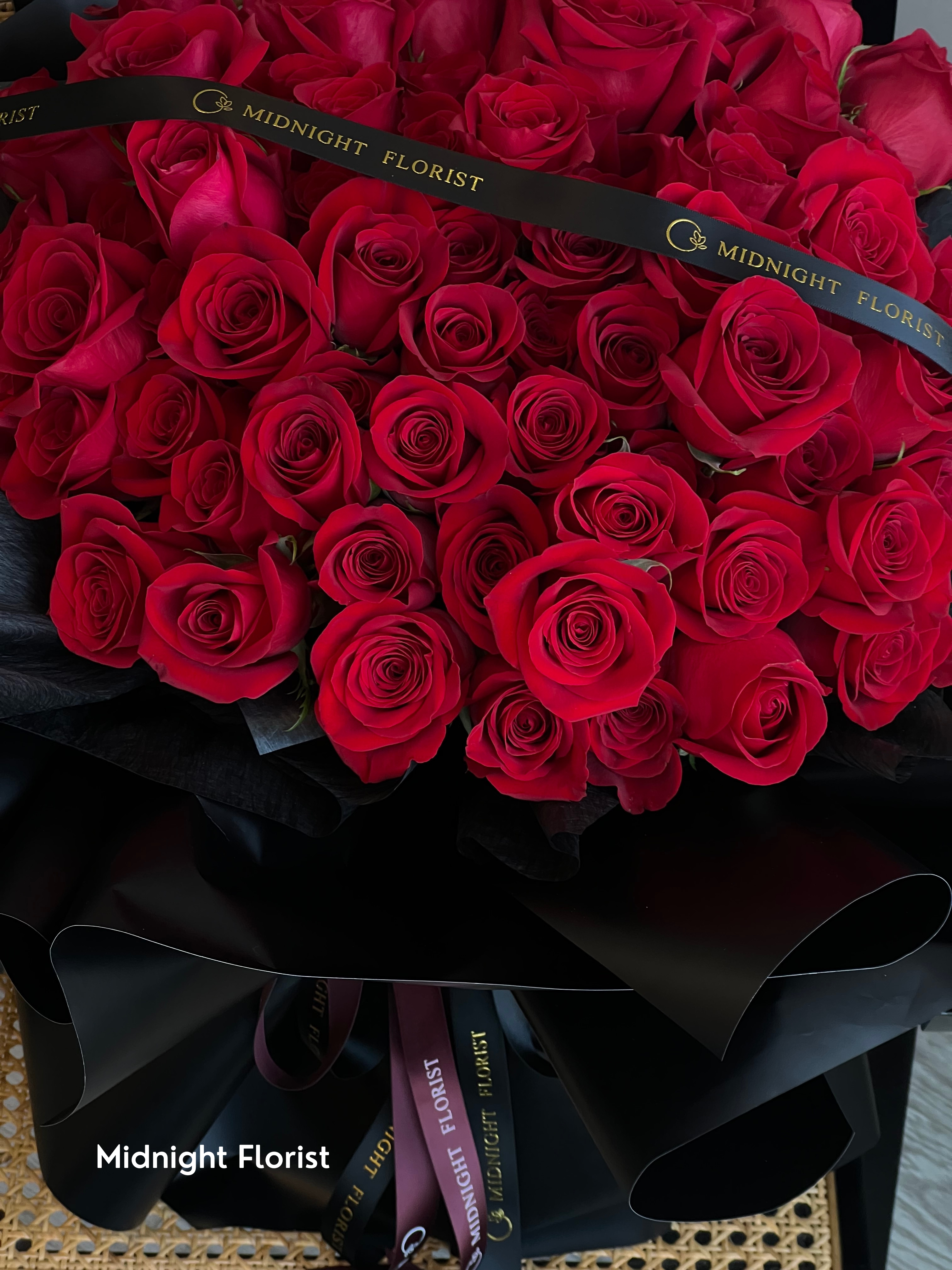 Charm (100 Roses)