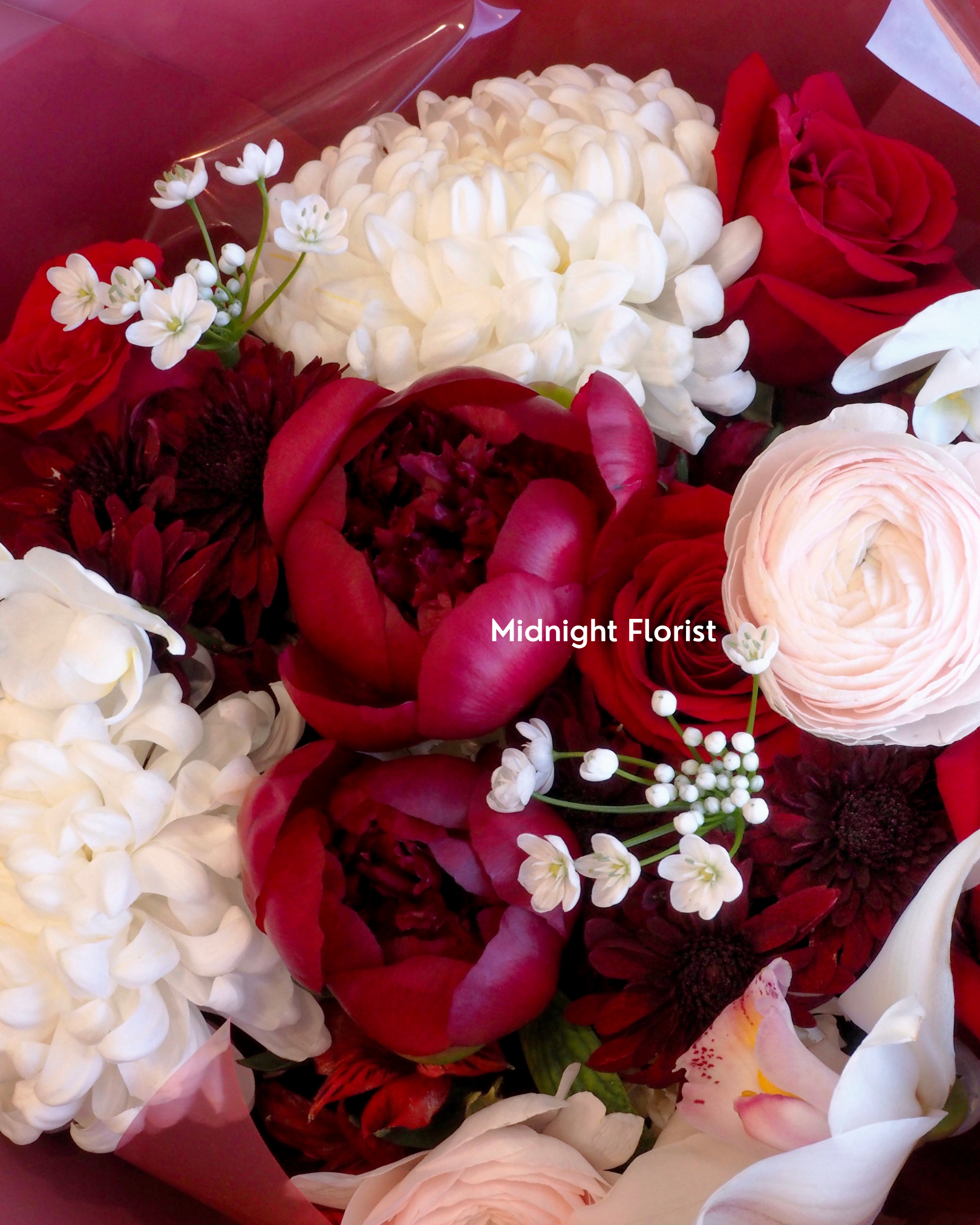 Blanc & Rouge - Round Bouquet