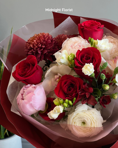 Blanc & Rouge - Round Bouquet